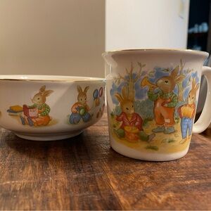 Mount Clemens Pottery-  3 piece
Lil bunny collection